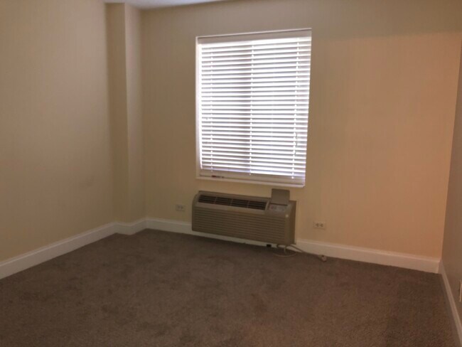 Building Photo - 470 Fawell Blvd