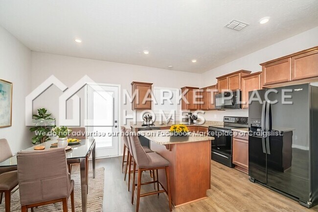 Building Photo - 4052 Saddlecreek Wy