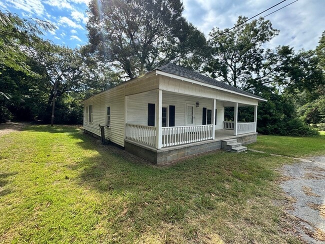 Primary Photo - 2 or 3/1 in Grover, NC really located in E...