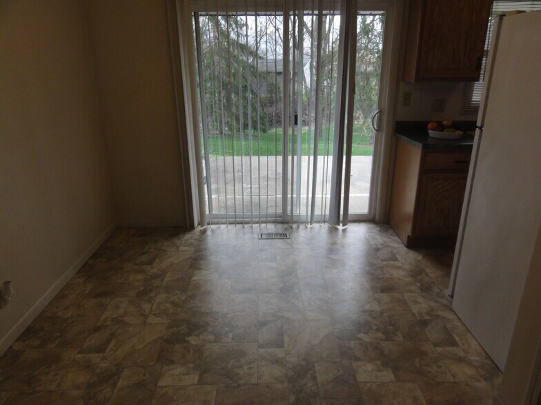 DINING AREA - 1728 Blue Spruce W Ct