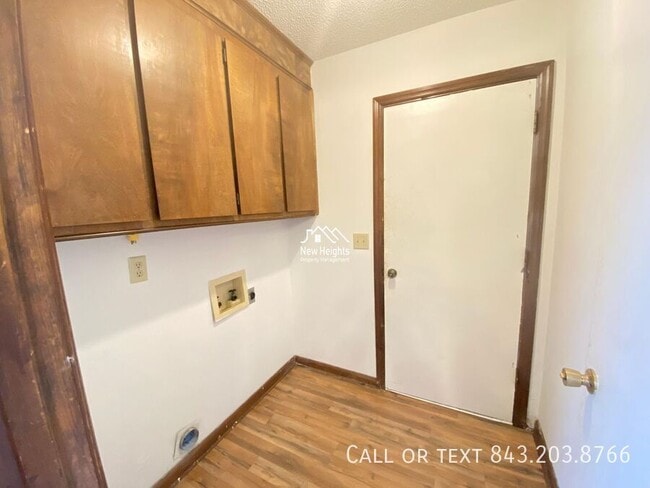 Building Photo - 417 Surfside Dr