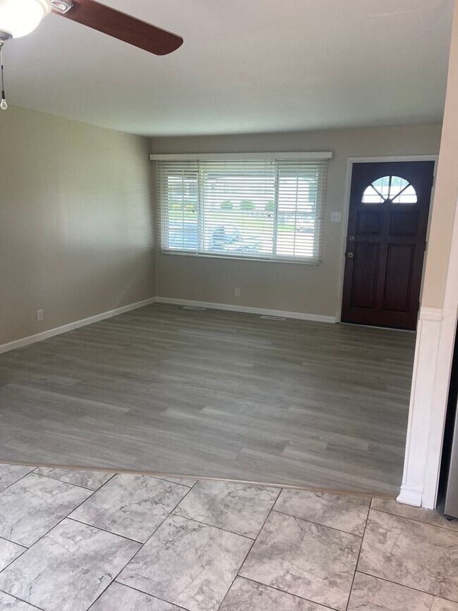 Building Photo - For Rent: Charming 3 Bedroom, 2 Bath Single-Family Home in St. Louis Monthly Rent: $1,950 (2 year...