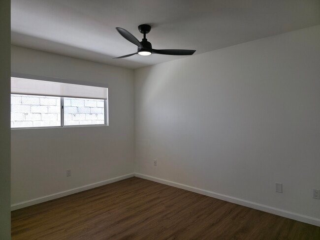 Building Photo - 12800 Avenida Alta Loma