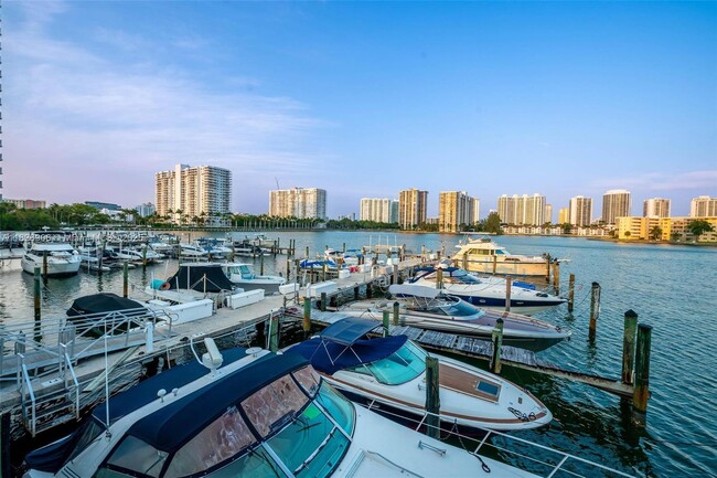 Building Photo - 18081 Biscayne Blvd