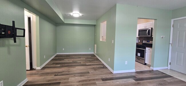 Building Photo - 280 Grand Ave