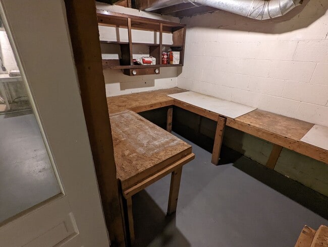 Building Photo - 3 Bedroom 1 Bathroom Single Family Home, West Columbus