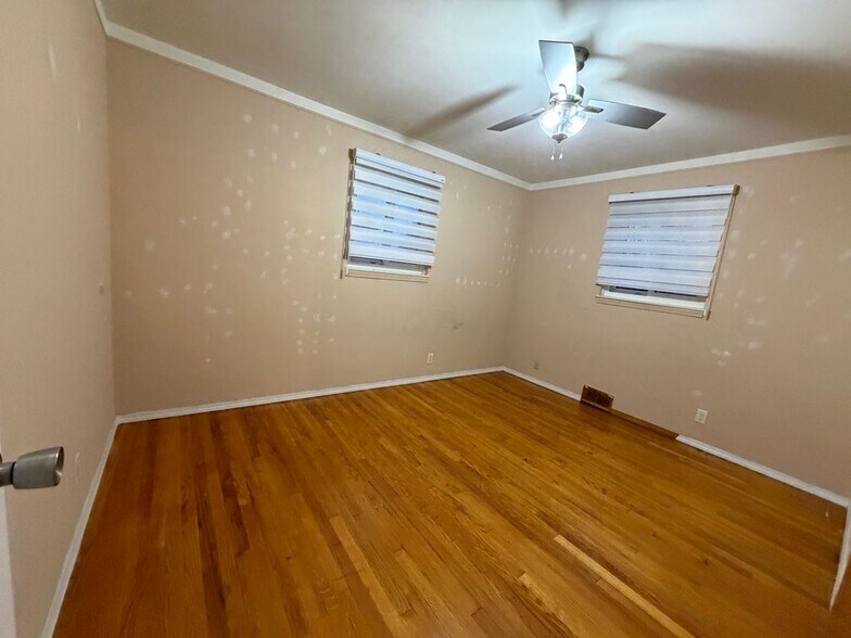 Building Photo - 25125 Campbell Ave