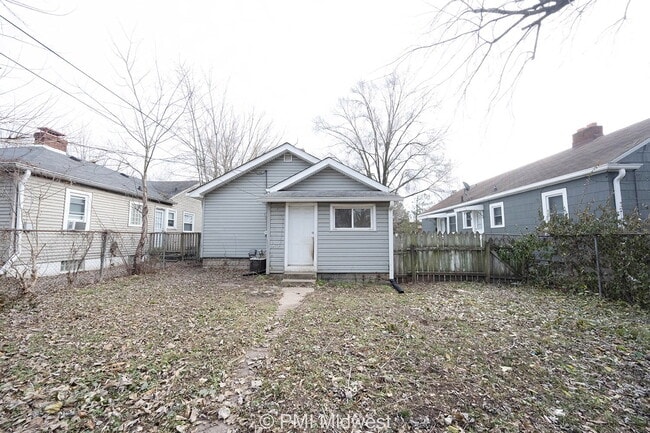 Building Photo - 4850 Hillside Ave
