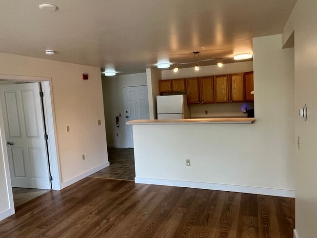 Building Photo - 2BD/1BA Condo at City's Edge, South Burlin...