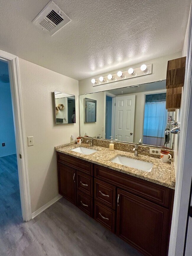 Building Photo - 2400 Feather Sound Dr