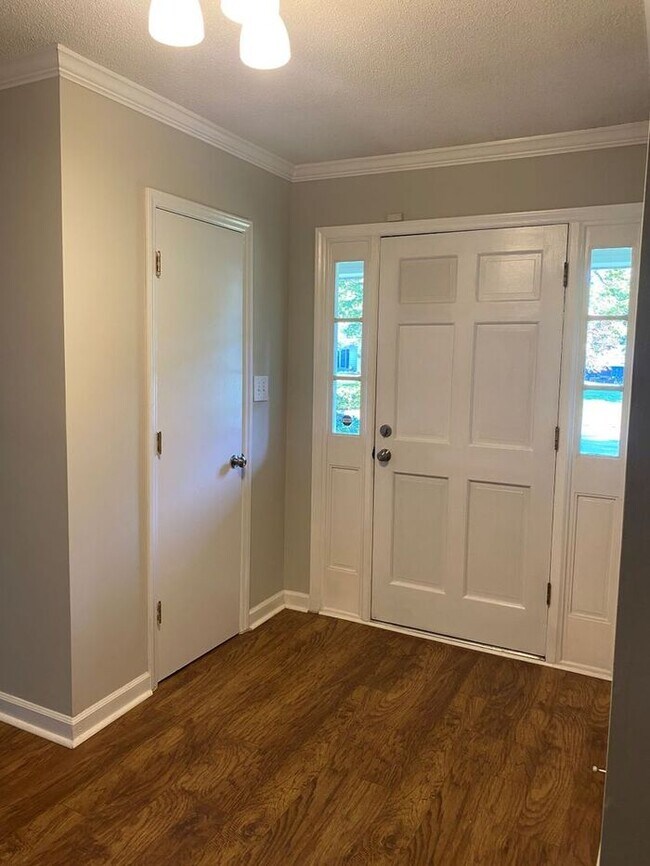 Building Photo - 4 Bedroom South Charlotte Home!