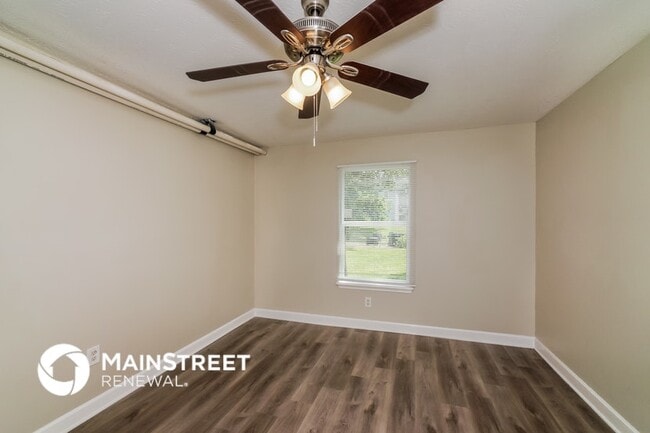 Building Photo - 1339 S 28th St