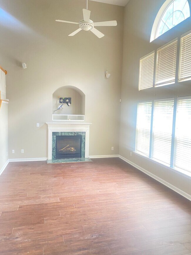 Building Photo - Immaculate Northstone Home Located on the 12th Hole