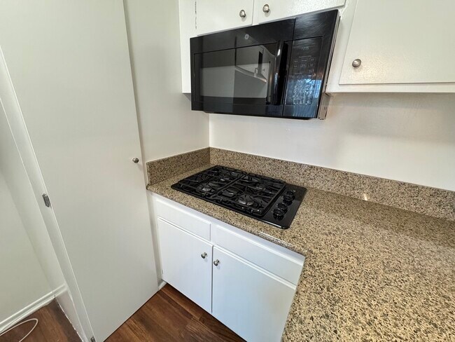 Building Photo - 11500 Rochester Ave