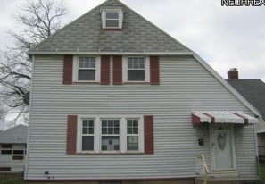 Building Photo - 1357 Maryland Ave SW