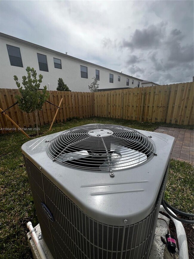 Building Photo - 23035 SW 129th Ave