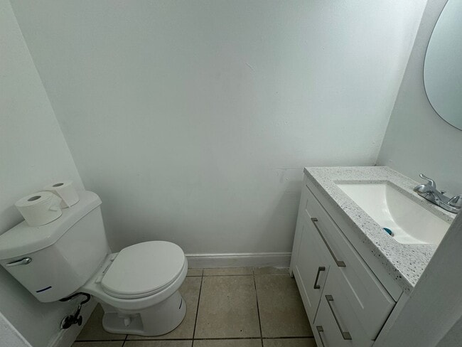 Building Photo - Spacious 3-Bedroom, 2.5-Bathroom Condo – P...