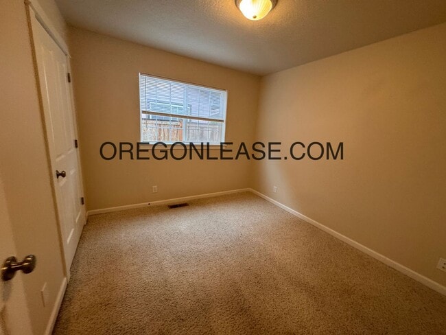 Building Photo - 3 bed 2 bath North river rd area home