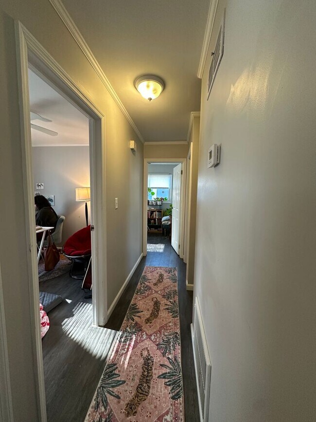 Building Photo - 4 Bedroom house on the East-side, Move-in August 10th 2026