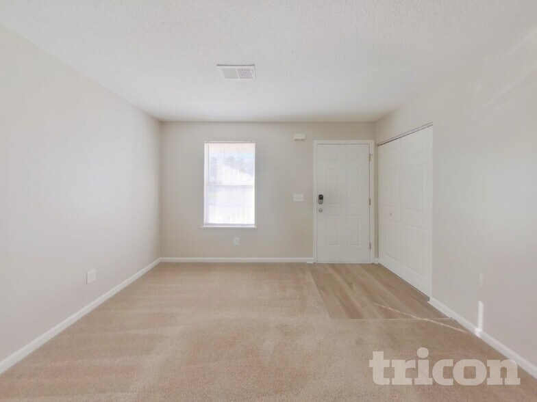 Building Photo - 208 Denby Cir