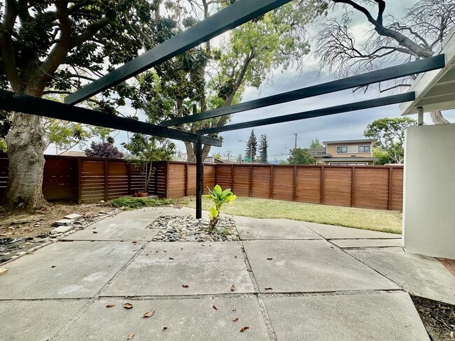 Building Photo - Beautifully Brand New Updated Home- Great Schools- Pet Okay