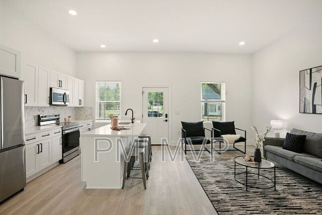 Primary Photo - 92 E Innis Ave