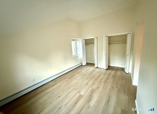 Building Photo - 11 Byrne Ct