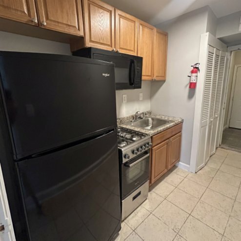 Building Photo - 2820 Pomeroy Rd SE