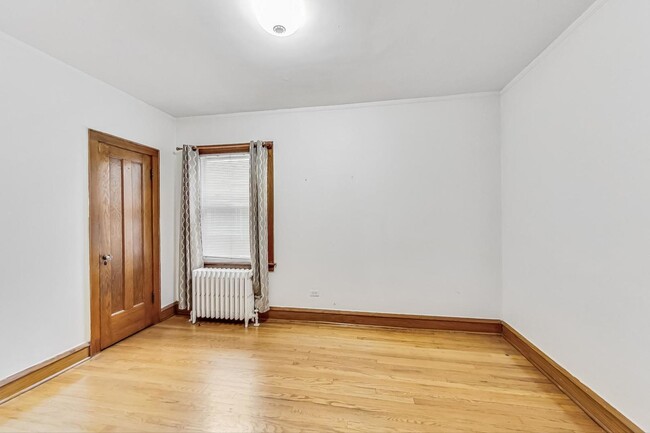 Building Photo - 5322 W Wolfram St
