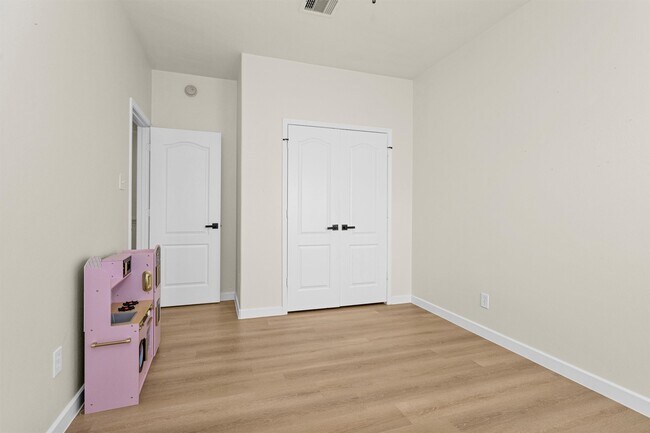 Building Photo - 30315 Legacy Pines Dr