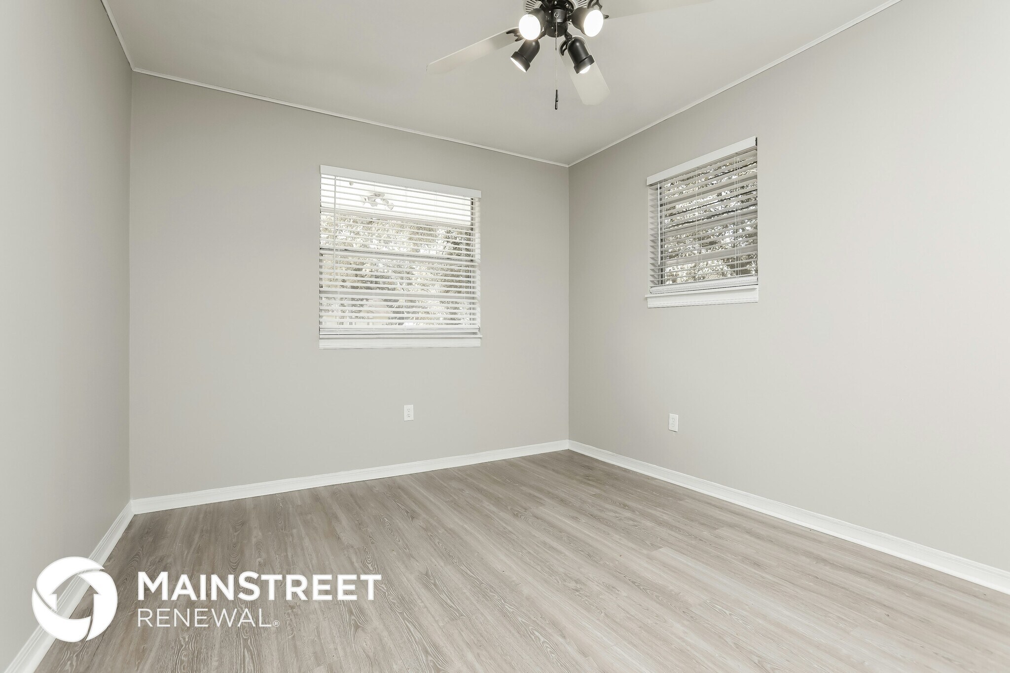 Building Photo - 723 E Grove Pl