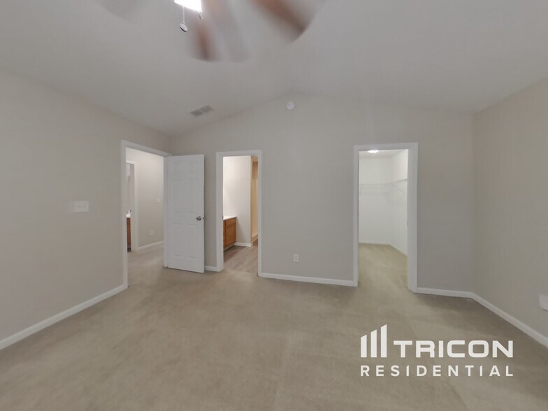 Building Photo - 7237 Kimble Dr