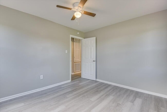 Building Photo - 3635 Spanish Trace Dr