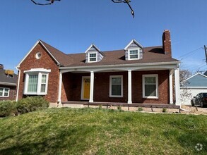Building Photo - 1111 E 400 S