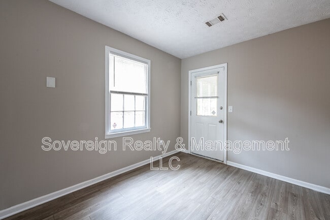 Building Photo - 467 Southern Way