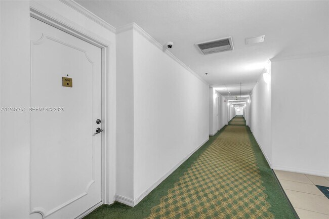 Building Photo - 1408 Brickell Bay Dr