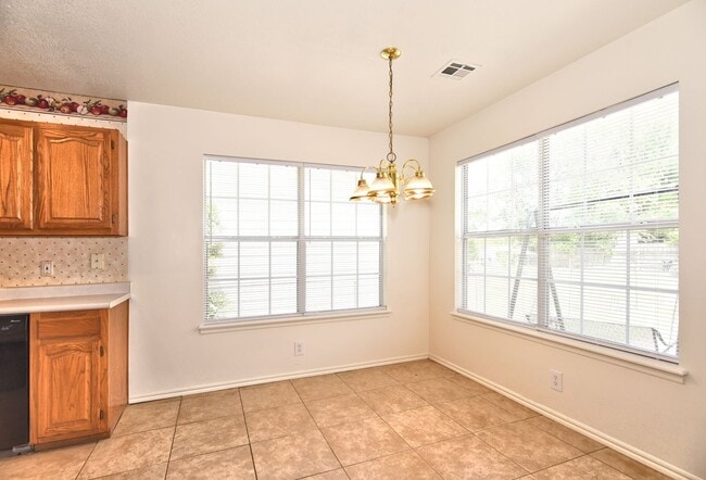 Building Photo - Welcome to your new home in Jenks!