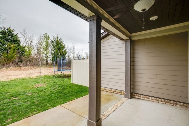 Building Photo - 3125 Sassafras Ln