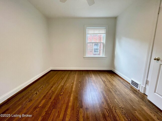 Building Photo - 129 Heady Ave
