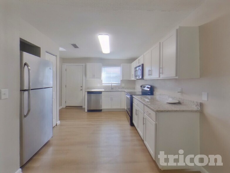 Building Photo - 1108 Fountainhead Dr