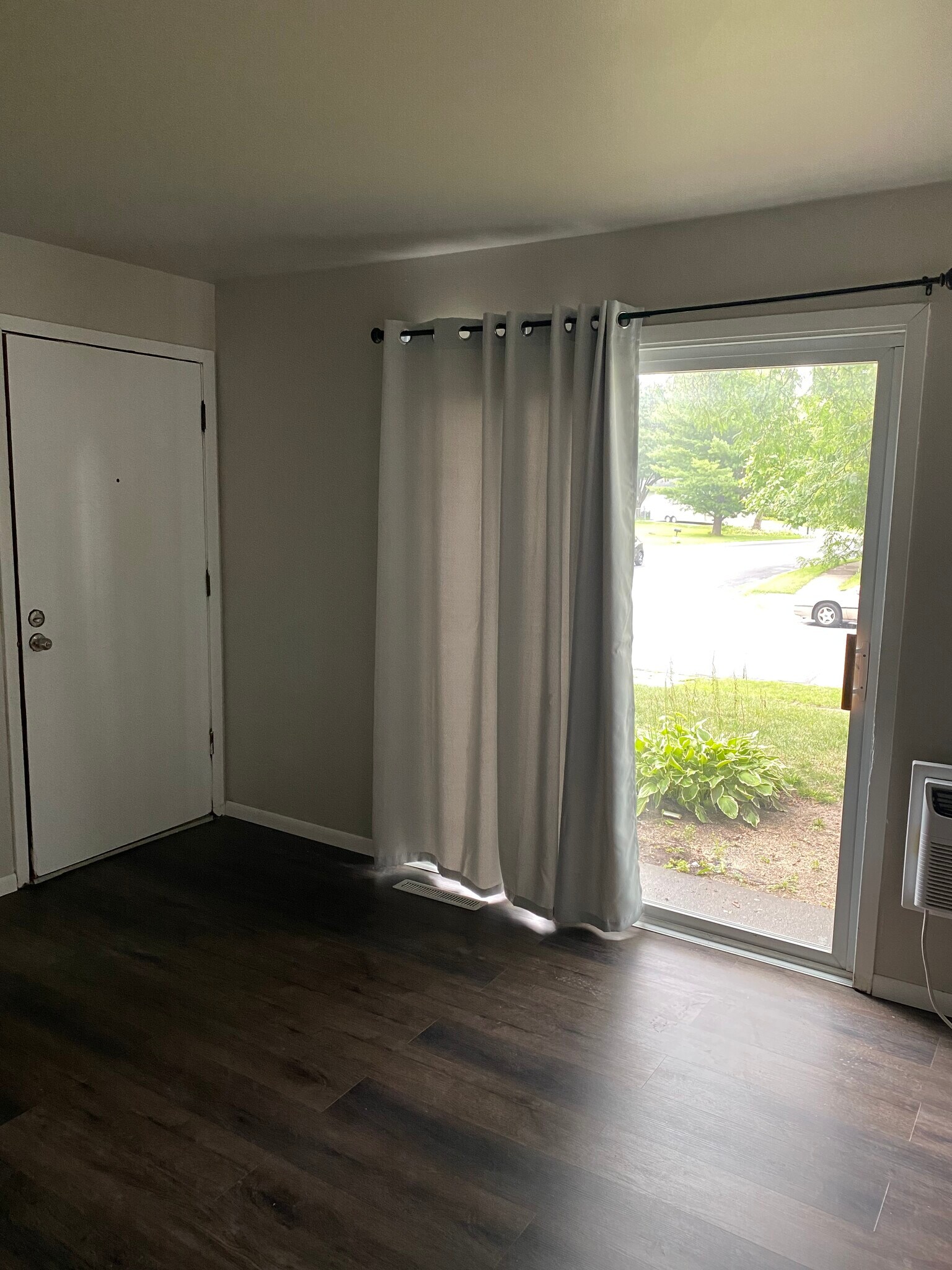 Building Photo - 5671 Williamsburg Way