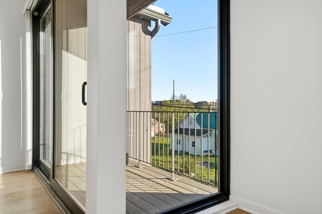 Building Photo - 33 N Blacksmith Ln