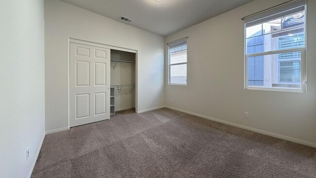 Building Photo - 646 S Brampton Ave