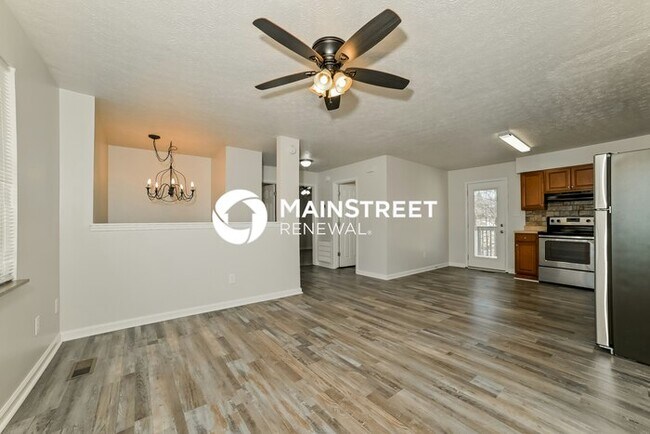 Building Photo - 3 Bedroom Pet-Friendly Home in KNOXVILLE, TN with Main Street Renewal