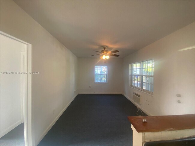 Building Photo - 2023 NE 169th St
