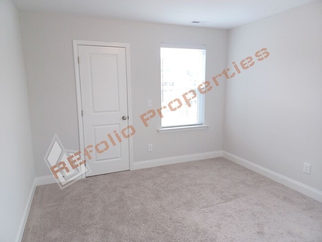 Building Photo - 238 Deardom Wy