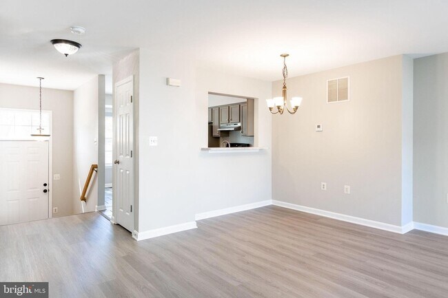 Building Photo - 104 Frazer Dr