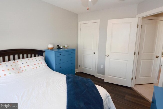 Building Photo - 326 W Hamlin Ave