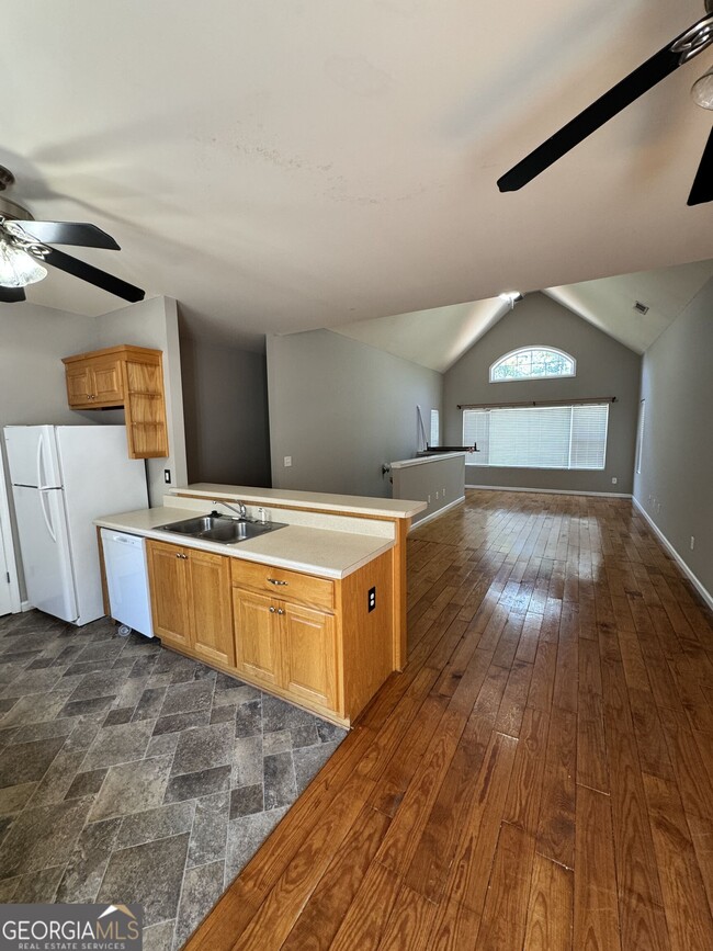 Building Photo - 376 Pointe Cir