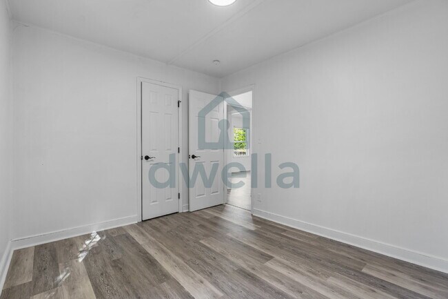 Building Photo - FULLY RENOVATED 3-Bedroom Rental Home on Woodlawn Ave.-UNMATCHED COMFORT & CONVENIENCE!